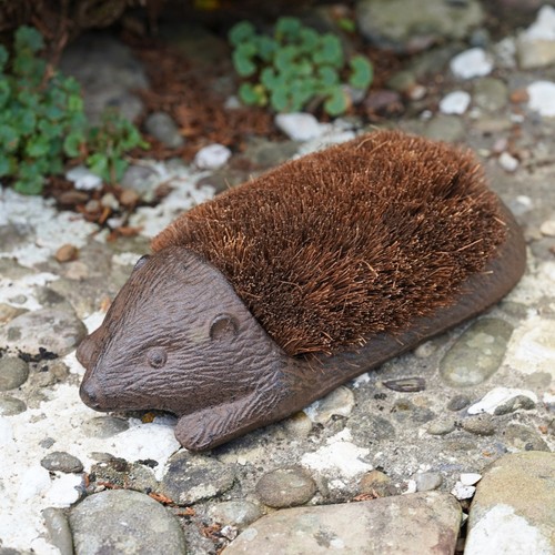 Cast iron hedgehog boot - cast, brush
